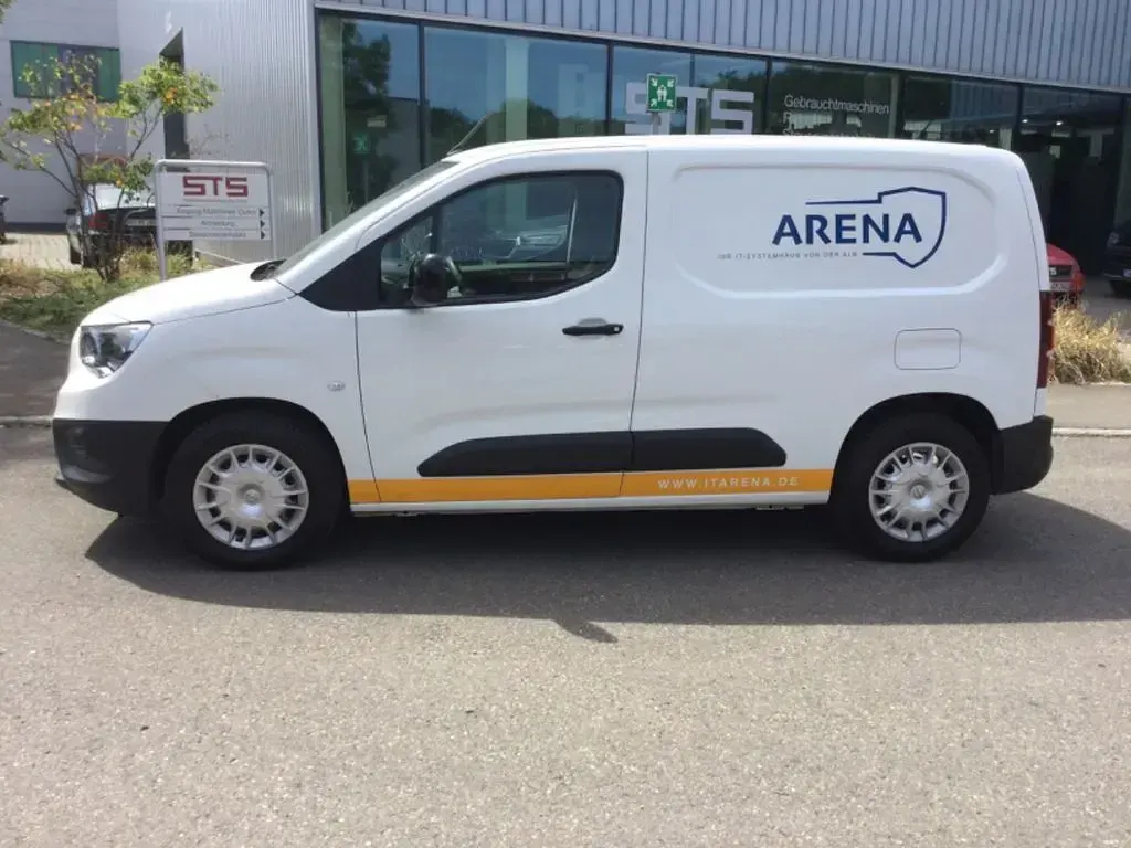 Gebraucht Opel Combo-e Life Edition 100 kW (136 PS) 2021 White jade Van / Kleinbus