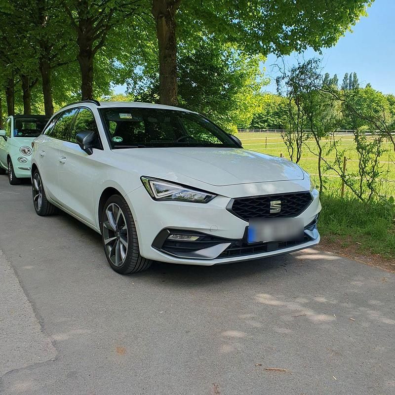 Weiß Gebraucht 2021 Seat Leon FR Kombi | 16.390 € (Fairer Preis) - Bild 1/4