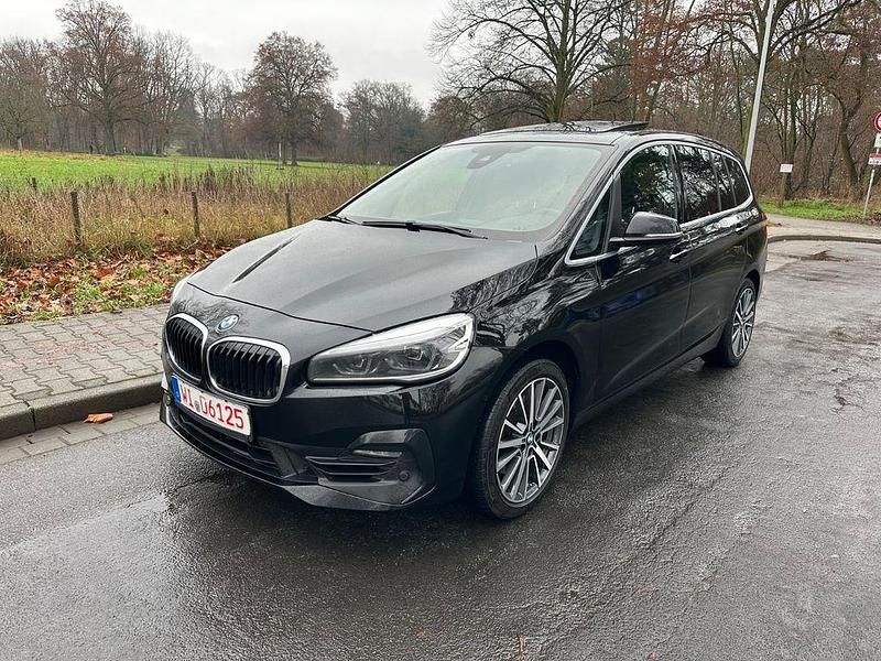 Gebraucht BMW 220 Gran Tourer Sport Line 192 PS (141 kW) 2019 Schwarz Van / Kleinbus