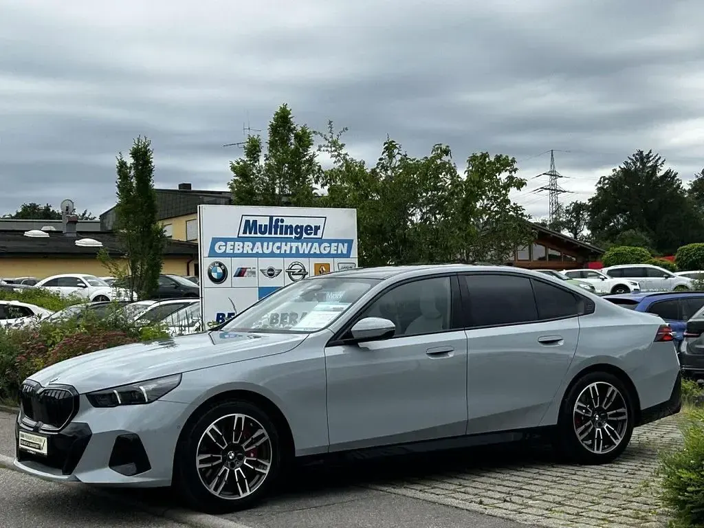 Gebraucht BMW 540 M Sport 286 PS (210 kW) 2025 Brooklyn grau Limousine