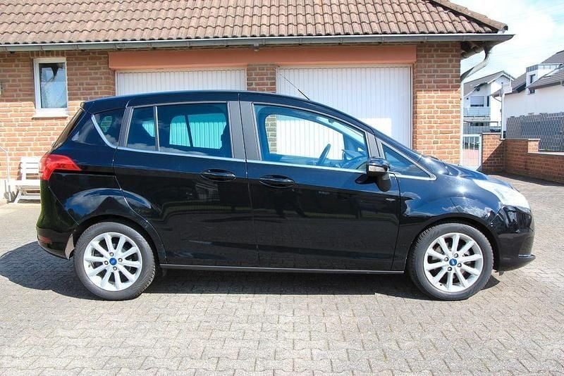 Second-hand Ford B-MAX Titanium 101 CP (74 kW) 2017 Negru Monovolum