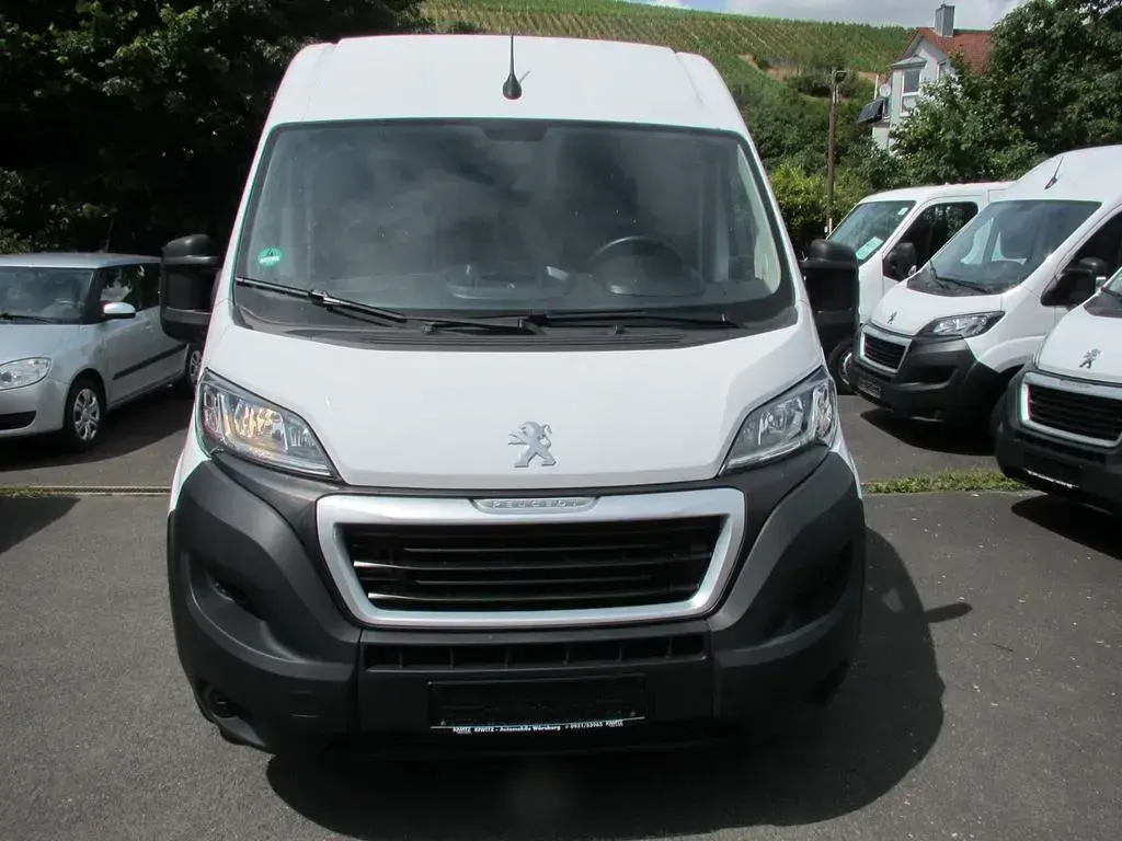 Gebraucht Peugeot Boxer 120 PS (88 kW) 2023 Weiß Van