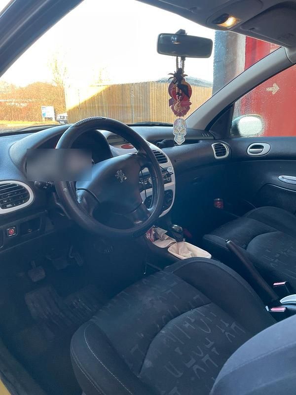 Gebraucht Peugeot 206 55 PS (40 kW) 2002 Gold Kleinwagen