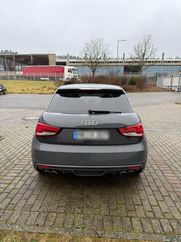Gebraucht Audi S1 231 PS (169 kW) 2016 Grau Kleinwagen