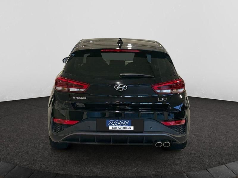 Gebraucht Hyundai i30 N Line 120 PS (88 kW) 2022 Schwarz Limousine