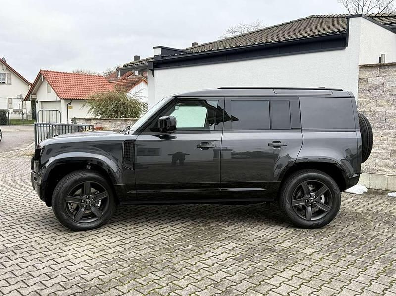 Neu Land Rover Defender SE Dynamic 249 PS (183 kW) 2025 Carpathian grey SUV