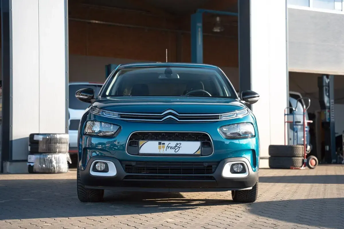 Używany Citroën C4 PureTech 110 KM (80 kW) 2018 Niebieski Sedan/Limuzyna