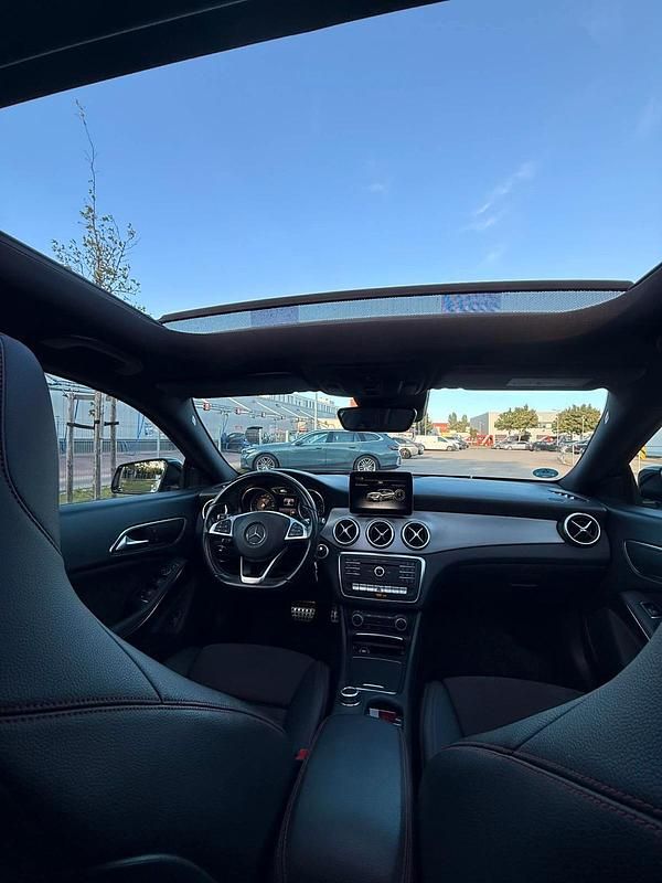 Gebraucht Mercedes CLA220 177 PS (130 kW) 2017 Grau Limousine