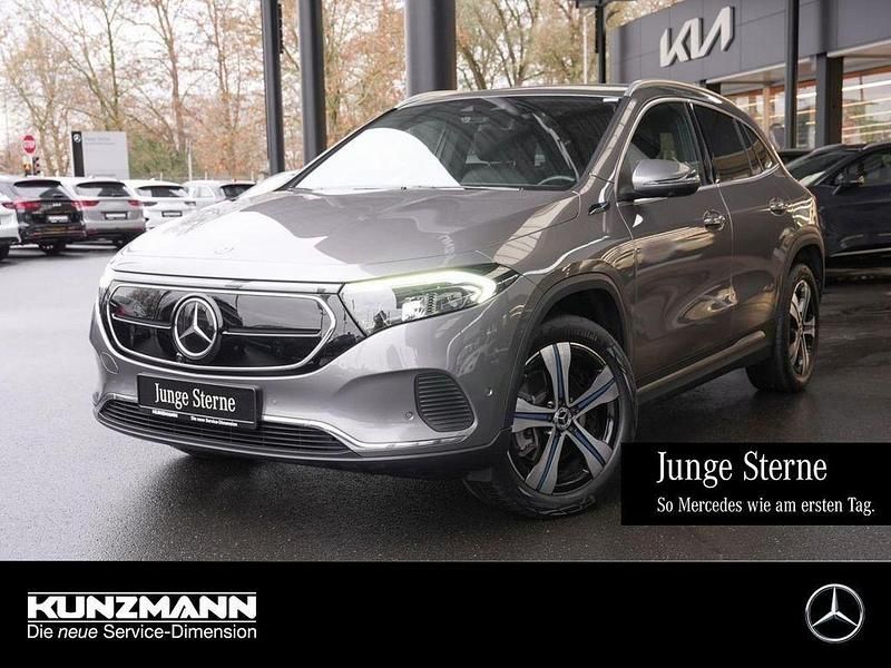 Mountaingrau metallic Gebraucht 2021 Mercedes EQA250 Progressive SUV | 27.690 € (Fairer Preis) - Bild 1/4