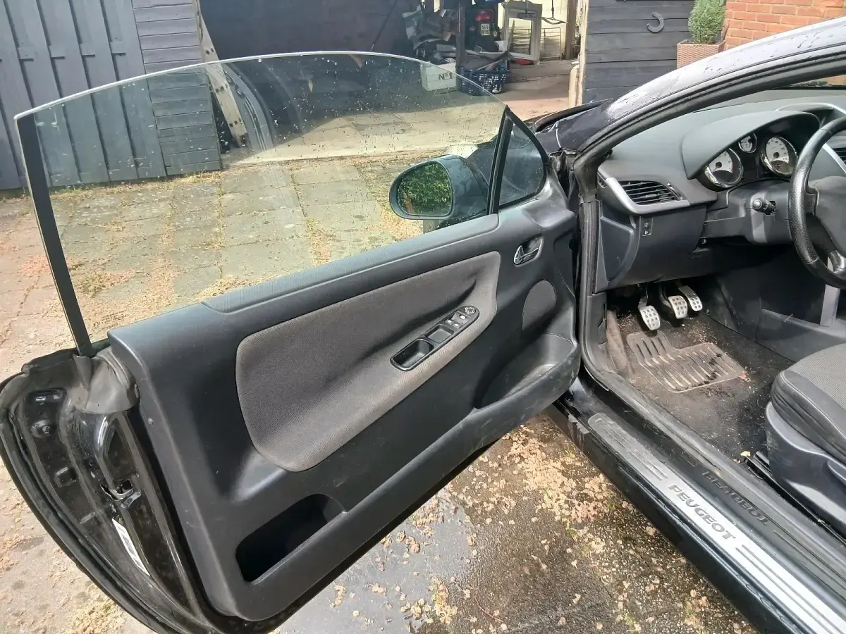 Gebraucht Peugeot 207 CC 120 PS (88 kW) 2007 Schwarz Cabrio