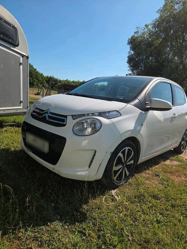 Weiß Gebraucht 2017 Citroën C1 Kleinwagen | 4.800 € (Guter Preis) - Bild 1/2