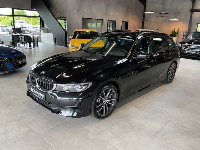 Black sapphire metallic Gebraucht 2021 BMW 330 Performance Kombi | 24.980 € (Guter Preis) - Bild 1/4