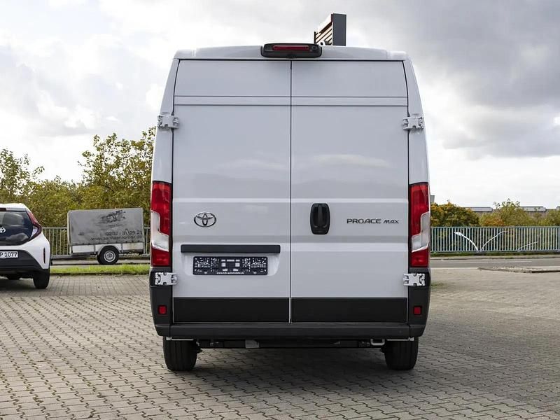 Weiß Gebraucht 2024 Toyota Proace Van / Kleinbus | 35.990 € (Fairer Preis) - Bild 1/1