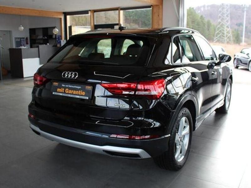 Gebraucht Audi Q3 Advanced 200 PS (147 kW) 2022 Schwarz SUV