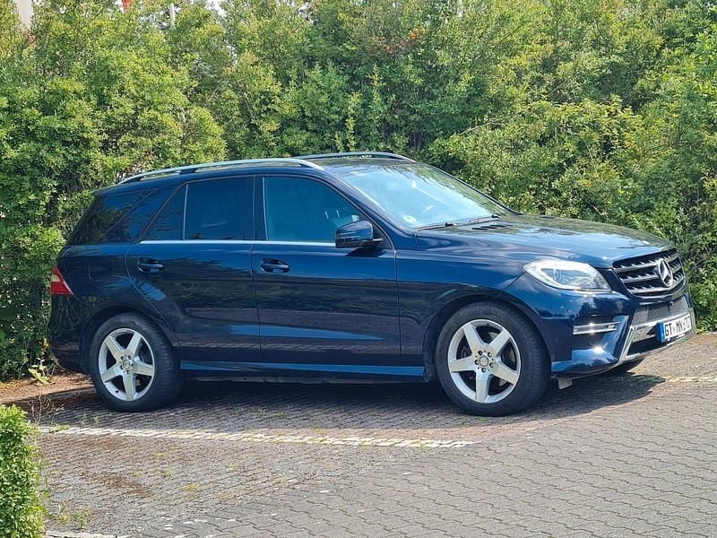 Blau Gebraucht 2013 Mercedes ML350 SUV | 14.000 € (Superpreis) - Bild 1/4