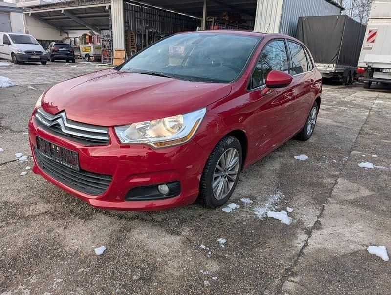 Gebraucht Citroën C4 Tendance 120 PS (88 kW) 2011 Rot Limousine