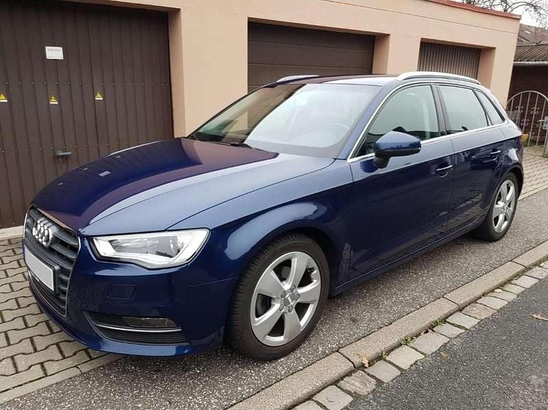 Gebraucht Audi A3 Attraction 125 PS (91 kW) 2016 Blau Kombi