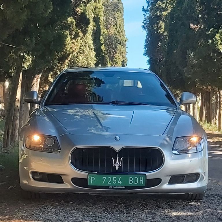 Silber Gebraucht 2010 Maserati Quattroporte GT Limousine | 29.900 € (Guter Preis) - Bild 1/4