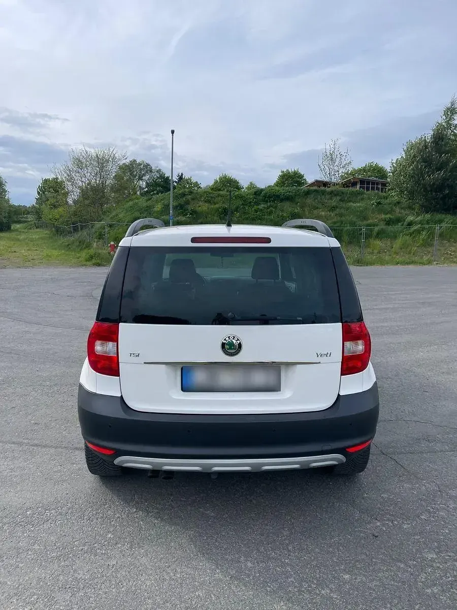 Gebraucht Skoda Yeti Ambition 122 PS (89 kW) 2011 Weiß SUV