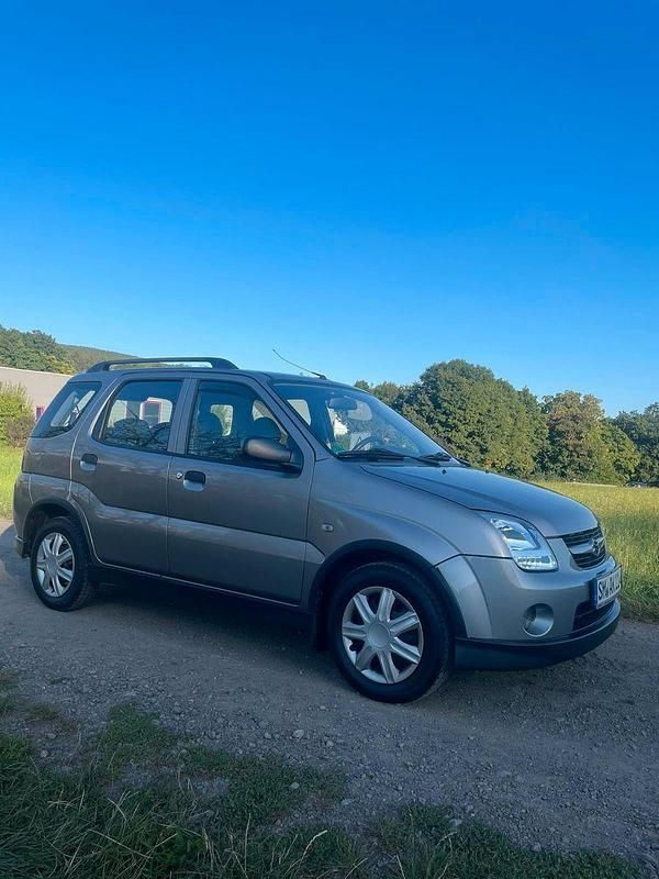 Grau Gebraucht 2003 Suzuki Ignis Comfort Kleinwagen | 1.300 € (Fairer Preis) - Bild 1/4