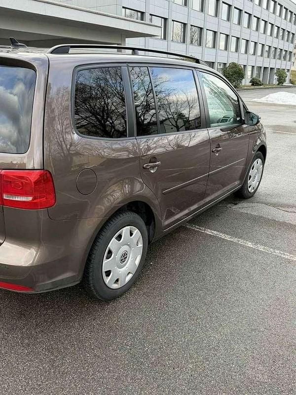 Gebraucht VW Touran Match 140 PS (102 kW) 2012 Braun Van / Kleinbus