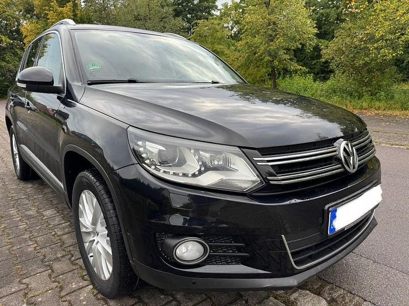 Schwarz Gebraucht 2015 VW Tiguan Cup SUV | 11.500 € (Guter Preis) - Bild 1/4