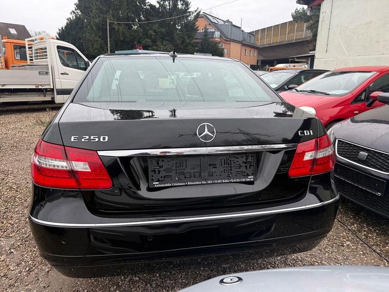 Gebraucht Mercedes E250 204 PS (150 kW) 2009 Schwarz Limousine
