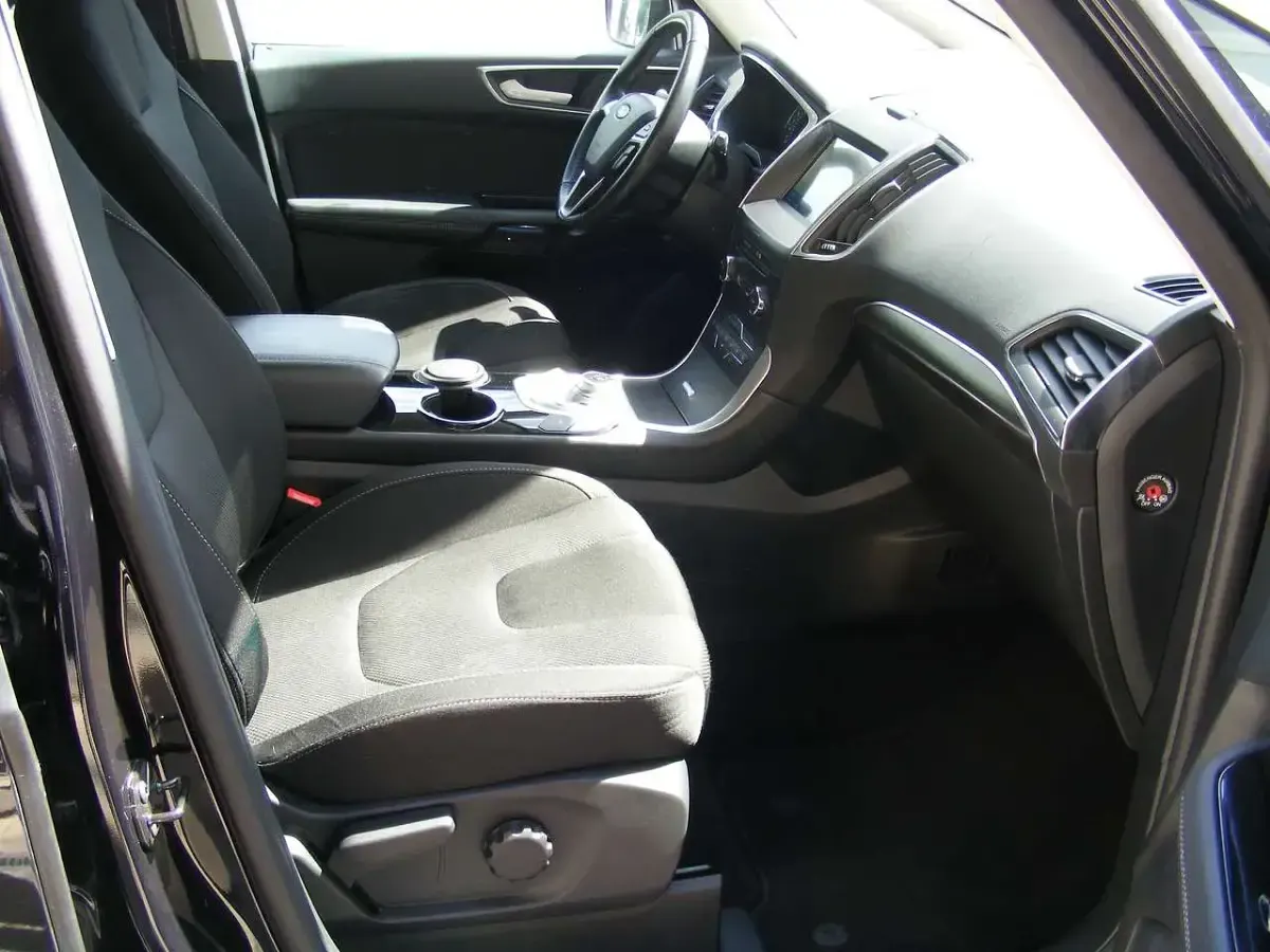 Gebraucht Ford S-MAX Titanium 150 PS (110 kW) 2022 Schwarz Van / Kleinbus