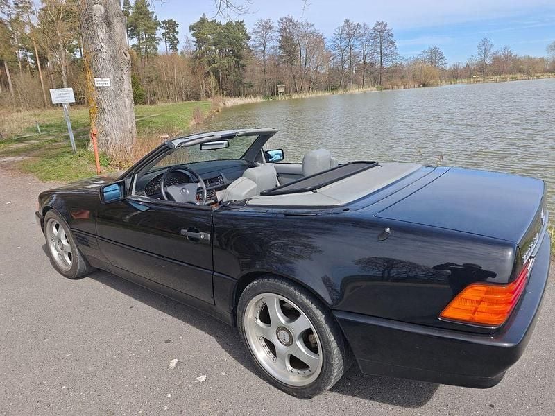 Gebraucht Mercedes SL300 231 PS (169 kW) 1990 Schwarz Cabrio