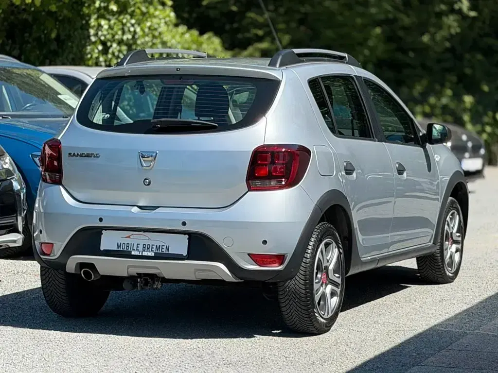 Gebraucht Dacia Sandero Essentiel 90 PS (66 kW) 2019 Silber SUV