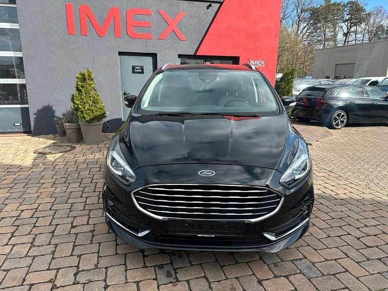 Gebraucht Ford S-MAX Titanium 150 PS (110 kW) 2022 Schwarz Van / Kleinbus