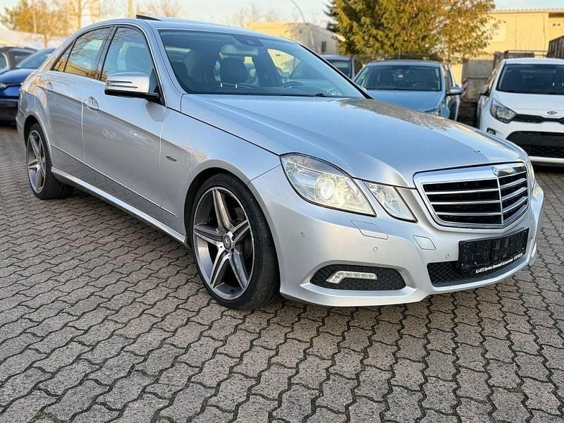 Silber Gebraucht 2009 Mercedes E350 Limousine | 5.999 € (Superpreis) - Bild 1/4