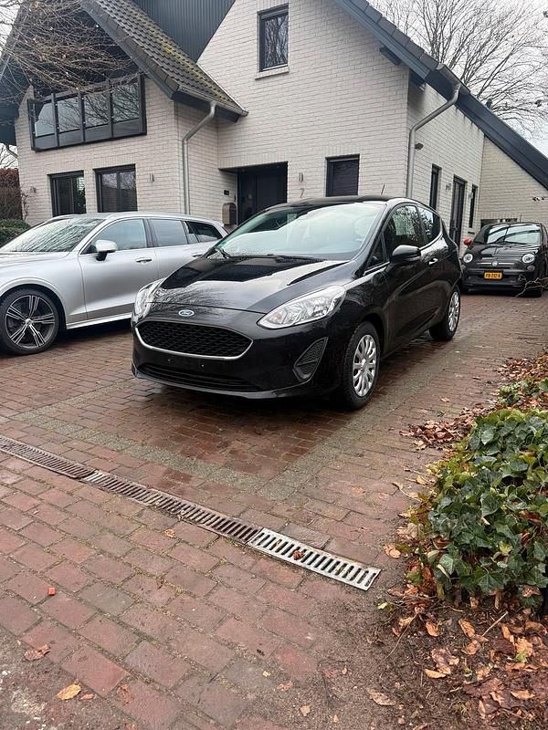 Gebraucht Ford Fiesta 80 PS (58 kW) 2017 Schwarz Kleinwagen
