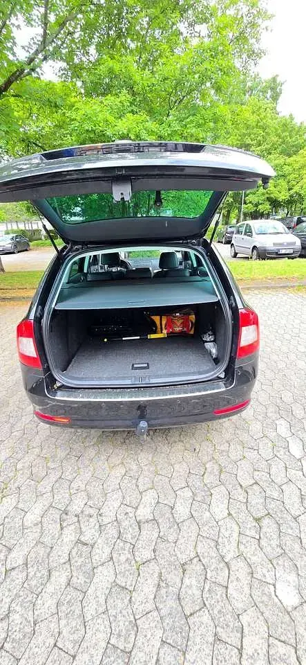 Gebraucht Skoda Octavia Elegance 105 PS (77 kW) 2012 Schwarz Kombi