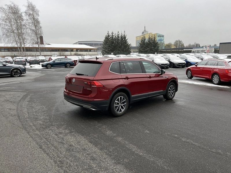 Rot Gebraucht 2021 VW Tiguan Allspace Active SUV | 36.089 € (Teuer) - Bild 1/4
