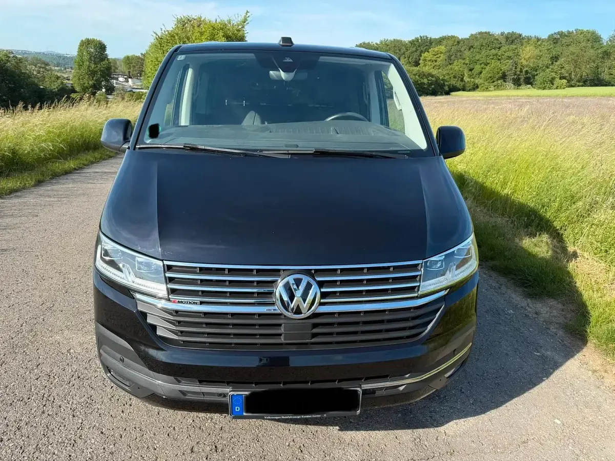 Używany VW Multivan 150 KM (110 kW) 2022 Czarny Minivan