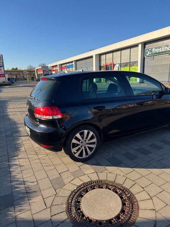 Gebraucht VW Golf VI Style 122 PS (89 kW) 2011 Schwarz Kleinwagen