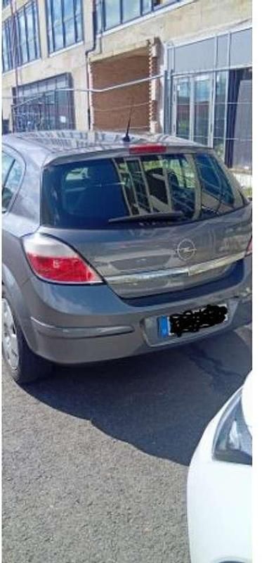 Silber Gebraucht 2005 Opel Astra Limousine | 1.000 € (Fairer Preis) - Bild 1/4