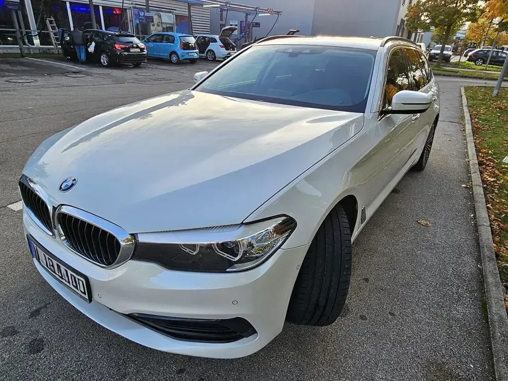 Gebraucht BMW 520 Sport Line 190 PS (139 kW) 2018 Weiß Kombi