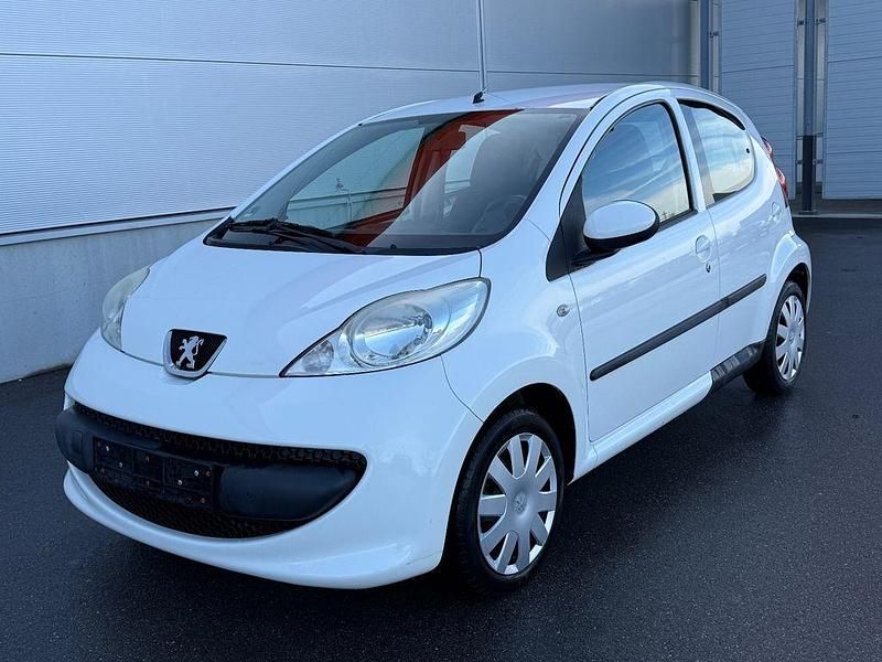 Weiß Gebraucht 2008 Peugeot 107 Filou Kleinwagen | 999 € (Superpreis) - Bild 1/4