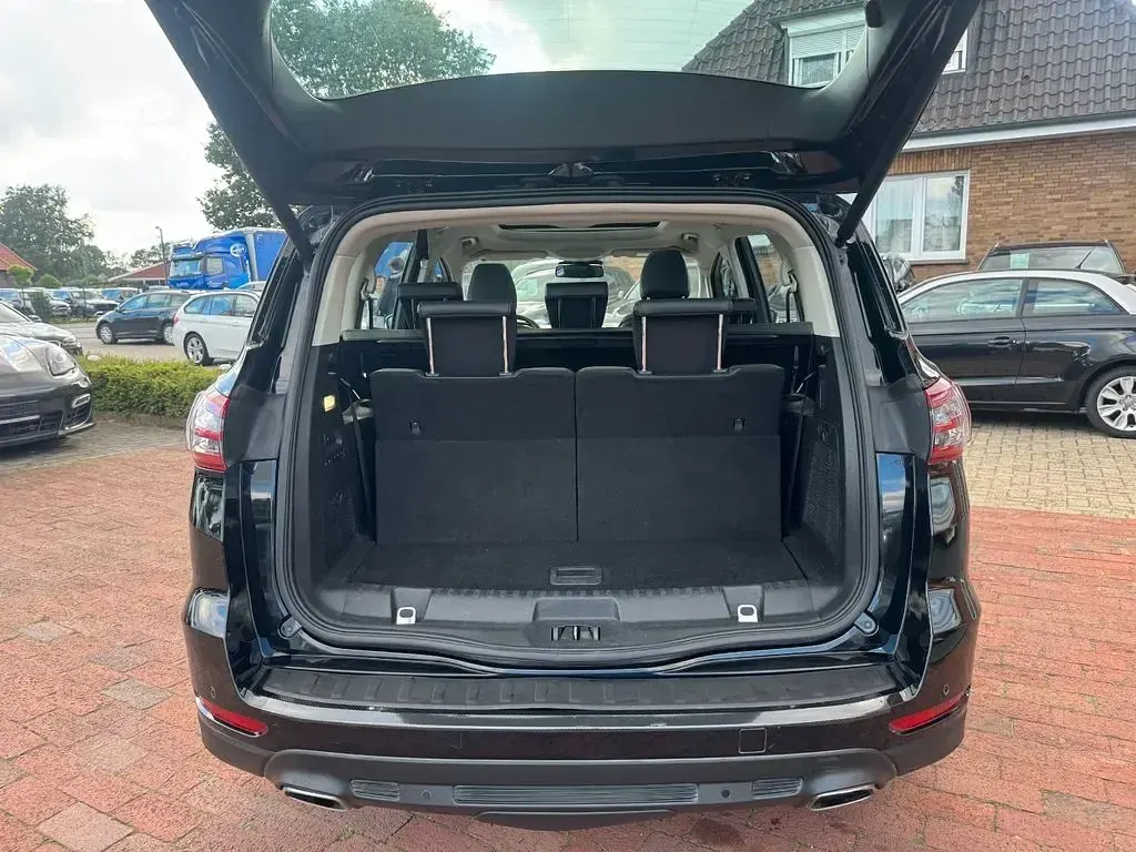 Gebraucht Ford S-MAX Titanium 179 PS (131 kW) 2017 Schwarz Van / Kleinbus