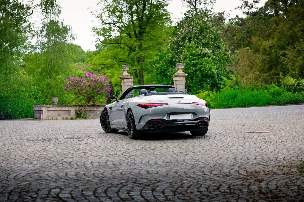 Gebraucht Mercedes SL63 AMG AMG 585 PS (430 kW) 2023 Grau Cabrio