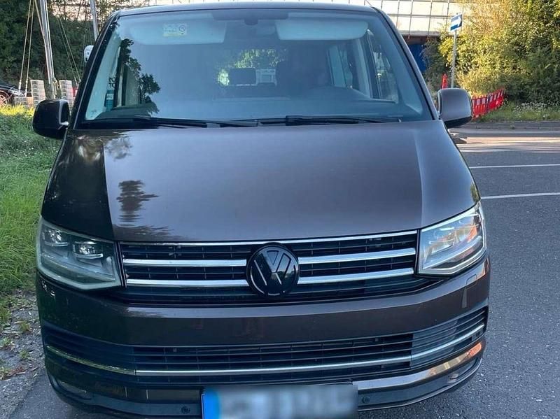 Braun Gebraucht 2015 VW Multivan Highline Van | 26.500 € (Fairer Preis) - Bild 1/4