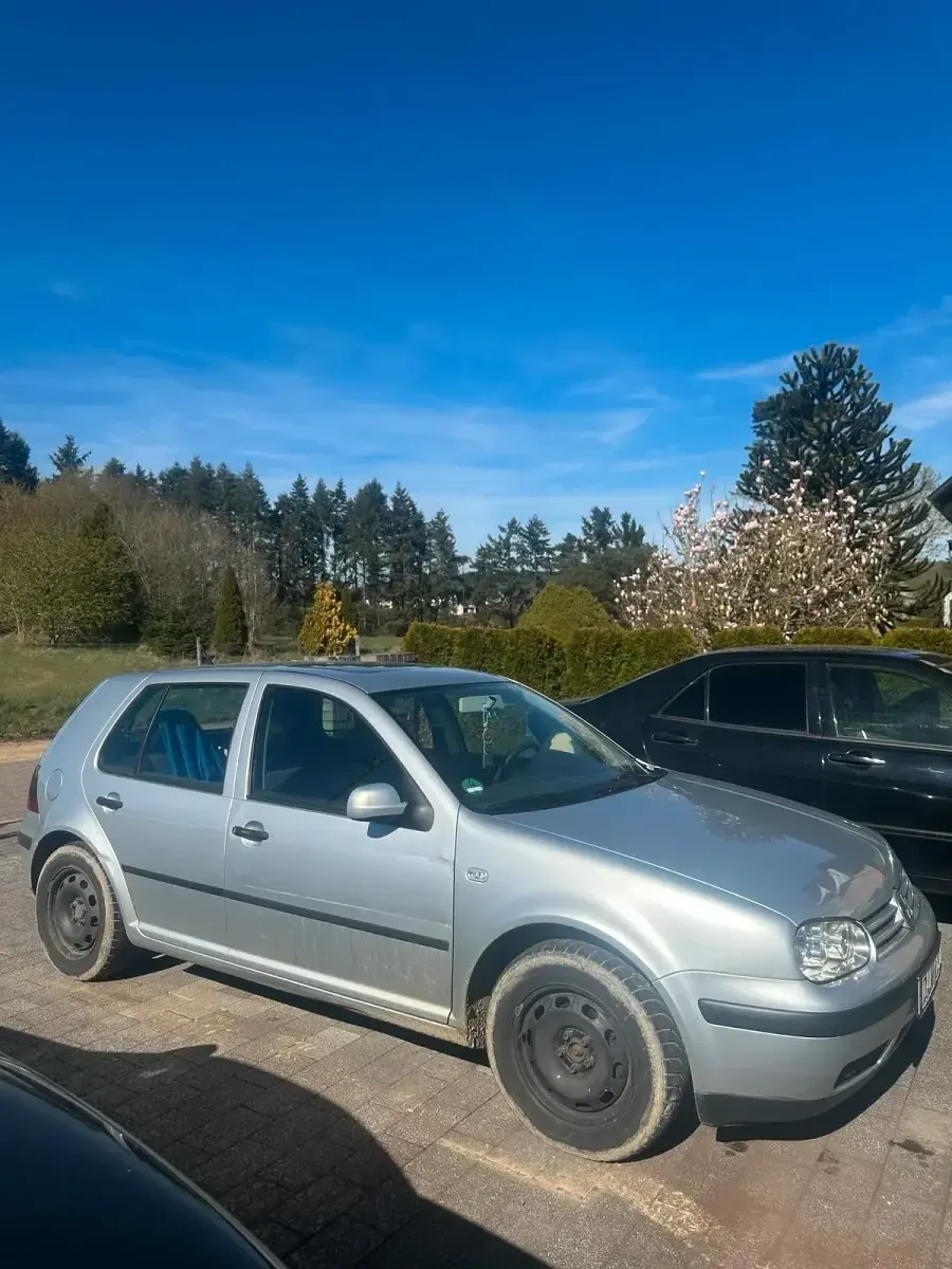 Usata VW Golf IV 75 CV (55 kW) 2004 Nero Utilitaria