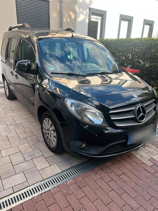 Schwarz Gebraucht 2016 Mercedes Citan 111 Kombi | 7.500 € (Fairer Preis) - Bild 1/4