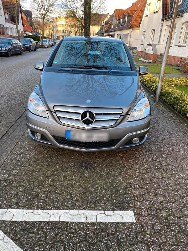 Gebraucht Mercedes B180 116 PS (85 kW) 2009 Grau Van / Kleinbus