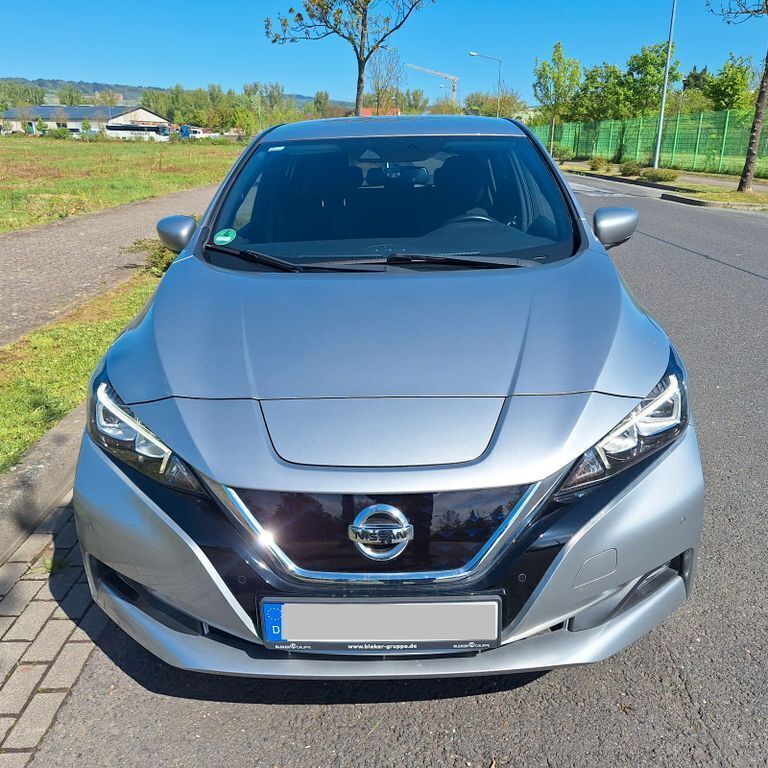 Silber Gebraucht 2019 Nissan Leaf 360º Kleinwagen | 12.333 € (Guter Preis) - Bild 1/4