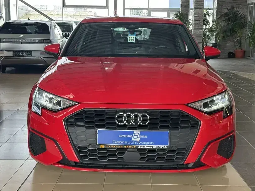 Używany Audi A3 150 KM (110 kW) 2021 Czerwony Sedan/Limuzyna