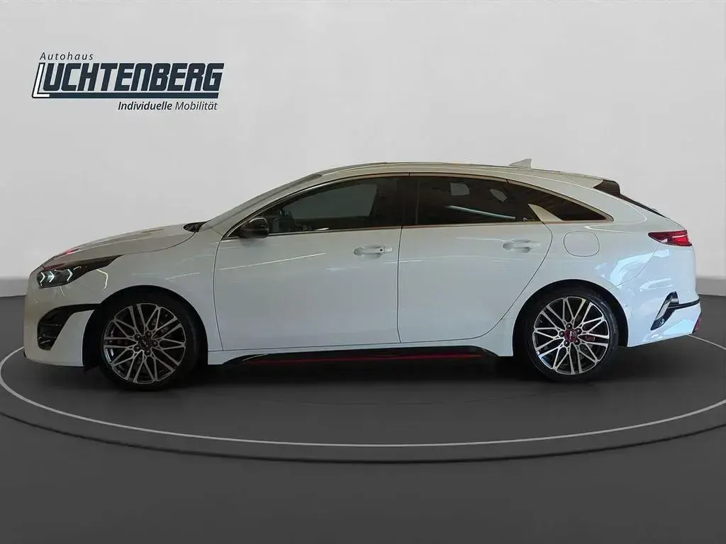 Gebraucht Kia ProCeed GT 204 PS (150 kW) 2024 Weiß Kombi