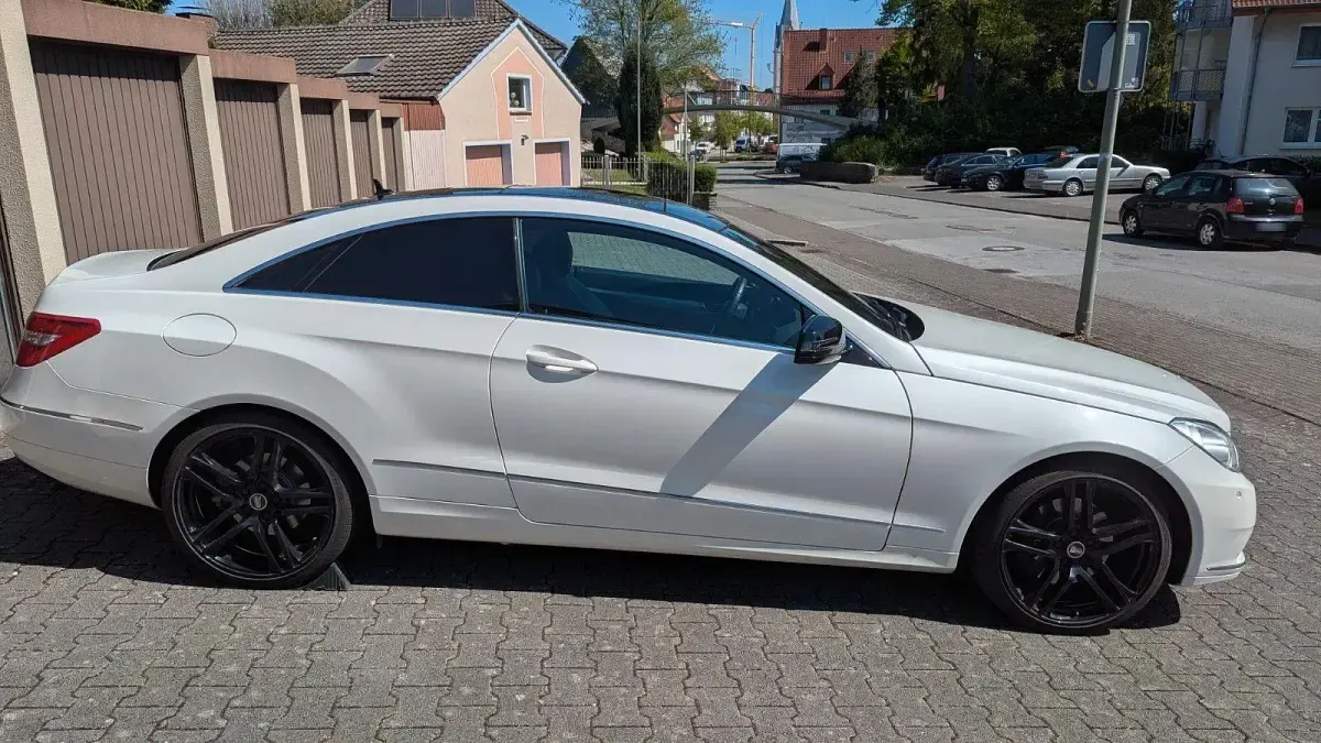 Gebraucht Mercedes E350 306 PS (225 kW) 2012 Weiß Coupé